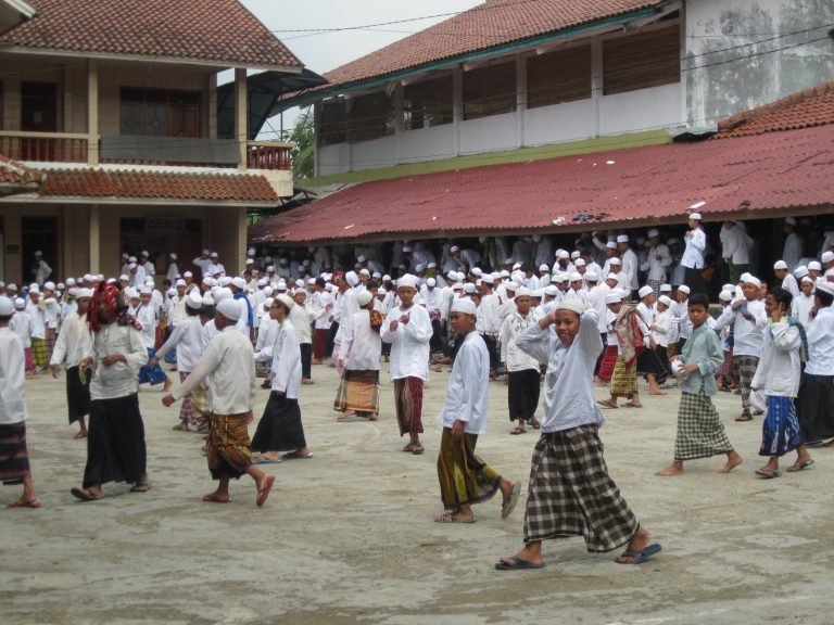 Sejarah Pesantren dan Moderasi Islam Indonesia