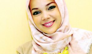 Dewi Sandra Berharap Bisa Khatam al-Quran di Bulan Ramadhan