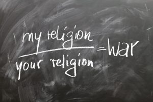 Benarkah Agama Anti Kemanusiaan?