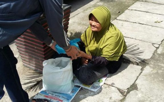 Kisah Pohon Kurma yang Menjulur Mayangnya - Islami[dot]co