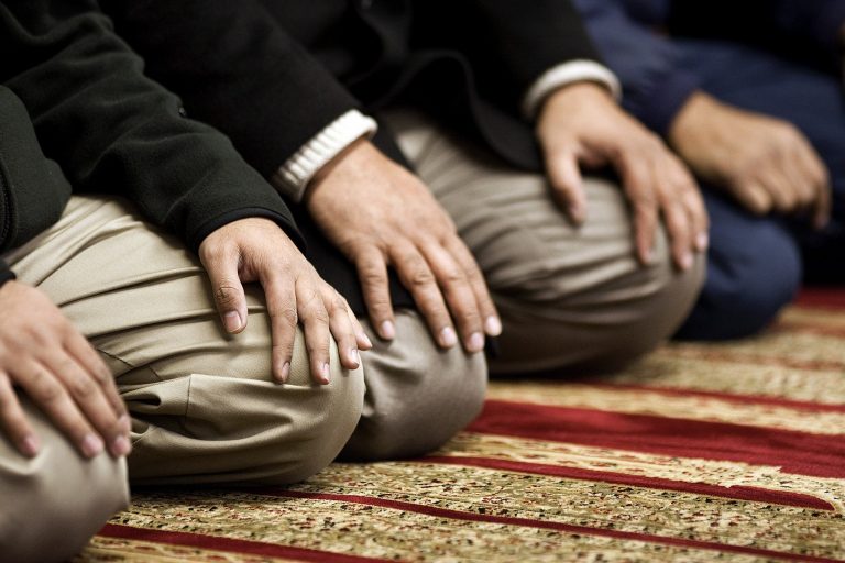 Sholat Kafarat di Jum’at Terakhir Ramadhan Menurut Para Ulama