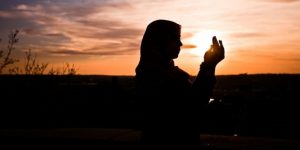 Lima Adab yang Perlu Diperhatikan Saat Berdoa