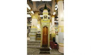 Setelah 25 tahun, Imam Masjid Nabawi Kembali Menempati Mihrab Asli