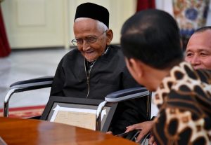 Nyak Sandang, 91 Tahun Mencintai Indonesia dan Kisah Pesawat Pertama RI