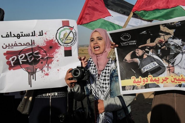 Dunia Islam Pekan Ini (7-13 April): Ricuh di Gaza Palestina hingga Kontroversi Rocky Gerung