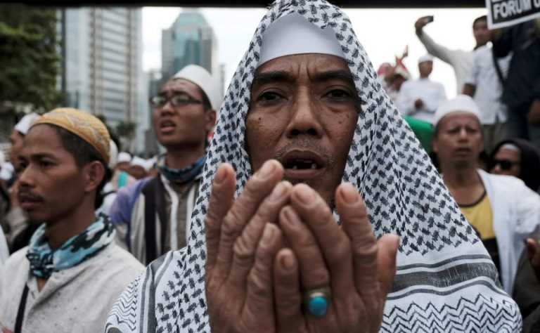 Tiga Indikator Politik dalam Euforia Kebangkitan Islam dan Mungkin Berbahaya