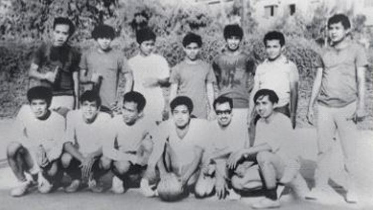 Sepakbola dalam Hidup Ustadz Quraish Shihab dan Gus Dur