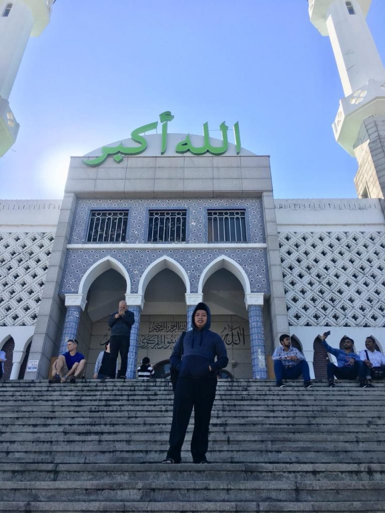 Kisah Saya Berjumpa Masjid Indonesia di Negeri Boyband (Bag-1)