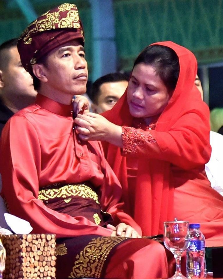 Mengapa Jokowi Dicintai Sekaligus Dibenci Sebagian Muslim Kita?