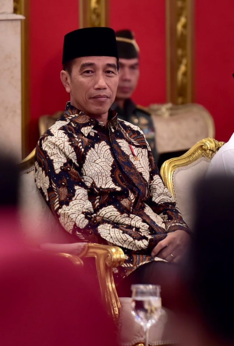 Mencari Akhlak Santri Jokowi