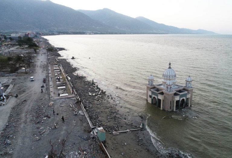Masjid Arkam Babur Rahman Yang Masih Berdiri Meski  Diterjang Tsunami