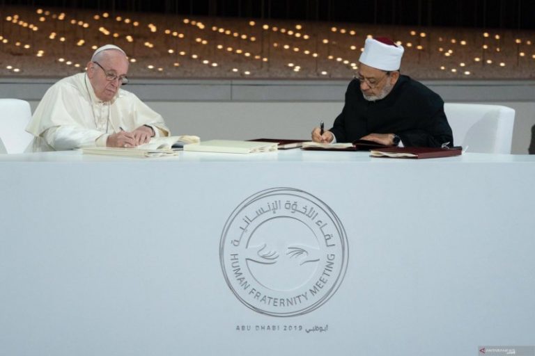 Ini Isi Dokumen Persaudaraan Manusia yang Ditandatangani Imam Masjid al-Azhar dan Paus Fransiskus