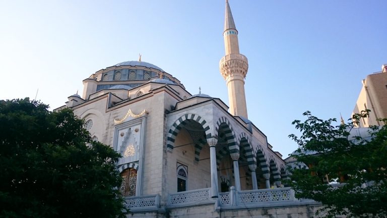 Lima Tempat yang Wajib Dikunjungi Turis Muslim di Jepang