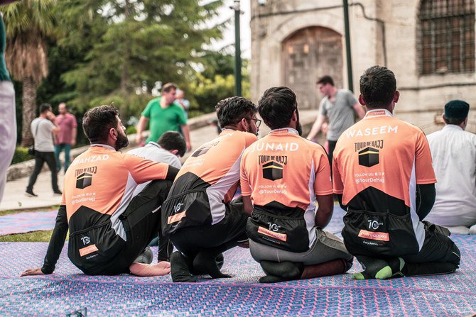 Tour de Hajj : Gowes Warga Inggris dari London Ke Mekkah Sambil Mengumpulkan Dana