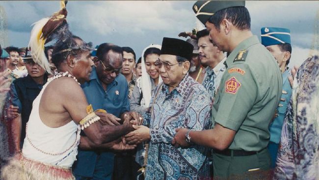 Gus Dur dan Upaya Rekonsiliasi Konflik Aceh dan Papua