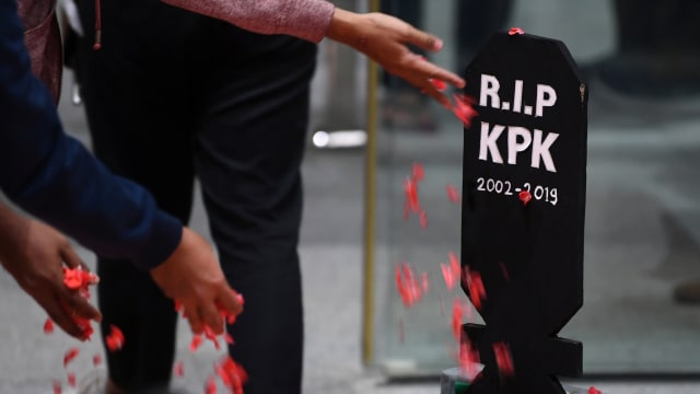 Elegi KPK, Sebuah Memo untuk Jokowi