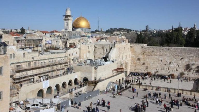 Adzan Dianggap Mengganggu, Menara Masjidil Aqsa Dikunci Polisi Israel