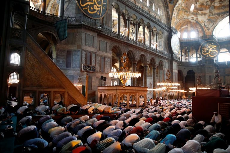 Shalat Jumat Pertama di Hagia Sophia Setelah 86 Tahun