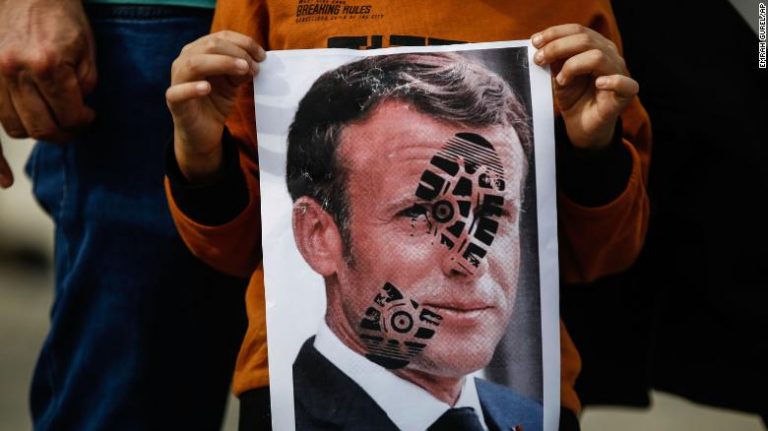 Upaya Macron Redam Protes Anti-Prancis: Telepon Pemimpin Muslim Sampai Kirim Utusan Khusus