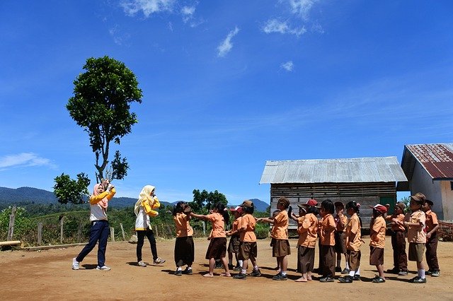 Pemuda Bisa Membangun Kualitas Pendidikan Indonesia, di Tengah Guru Gaptek dan Belajar Jarak Jauh