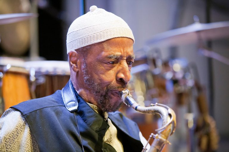 Berkenalan dengan Yusef Lateef, Pemusik Jazz Muslim  yang Mendunia