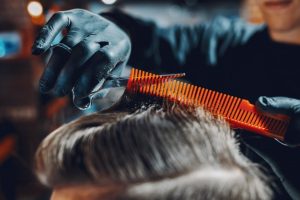 Kisah Ulama Besar Belajar Pada Tukang Cukur Rambut