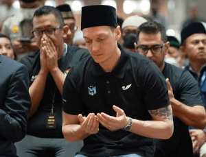 Mesut Ozil Bicara Tentang Islam: Itu Agama Saya, Saya Bangga dengan Itu