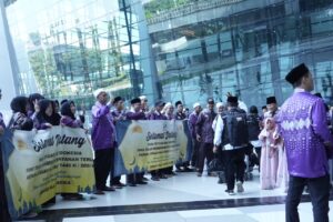 Tak Seperti Biasanya, Kini Jemaah Haji yang Sambut Kepulangan Petugas Haji di Soekarno Hatta