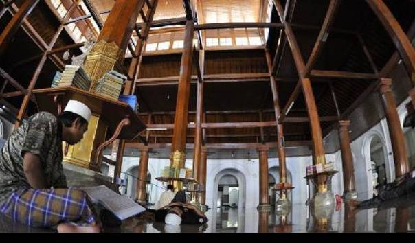 Karomah Mbah Bolong, Lobangi Masjid dan Tembus Langsung ke Ka’bah